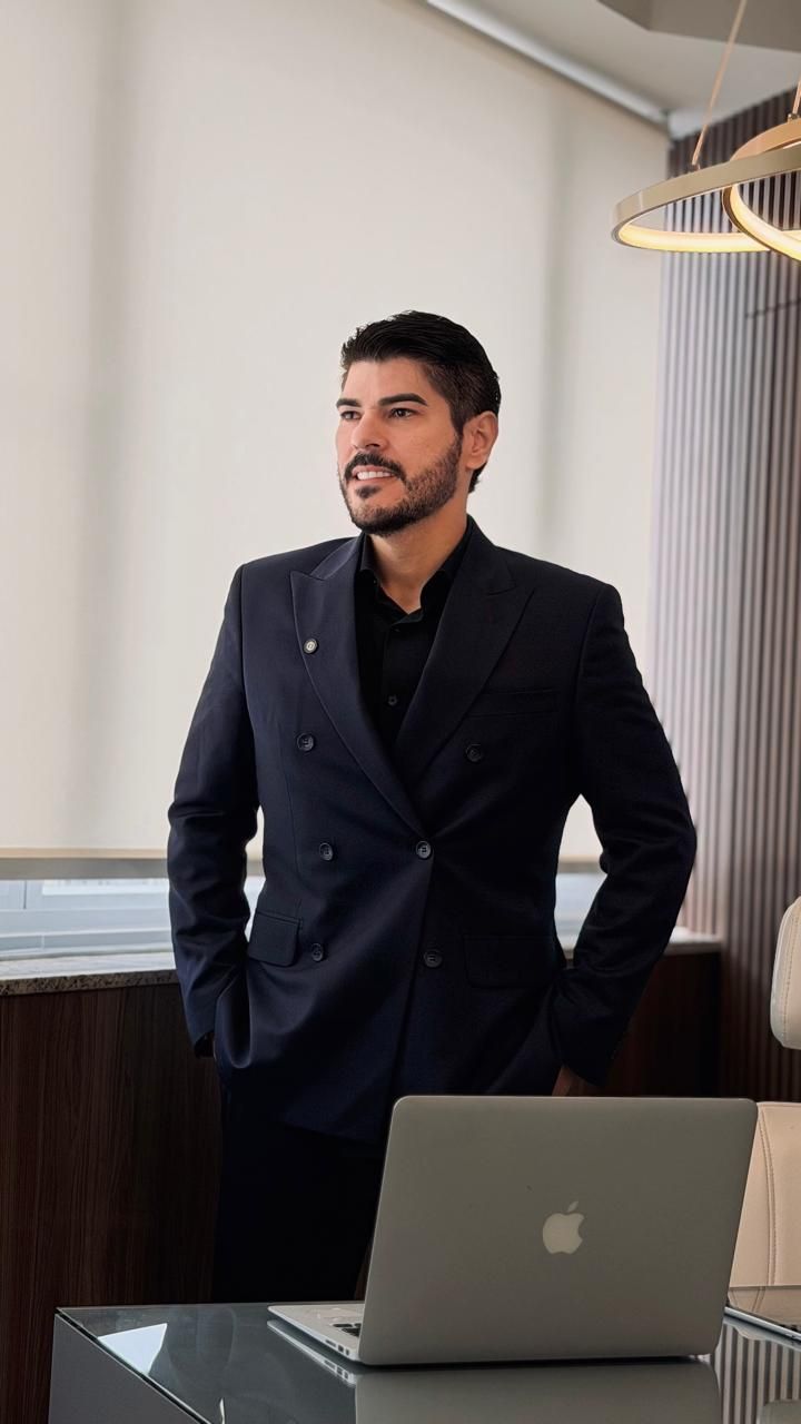 Dr. Fernando França